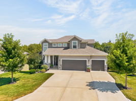 8425 Laramie St-002
