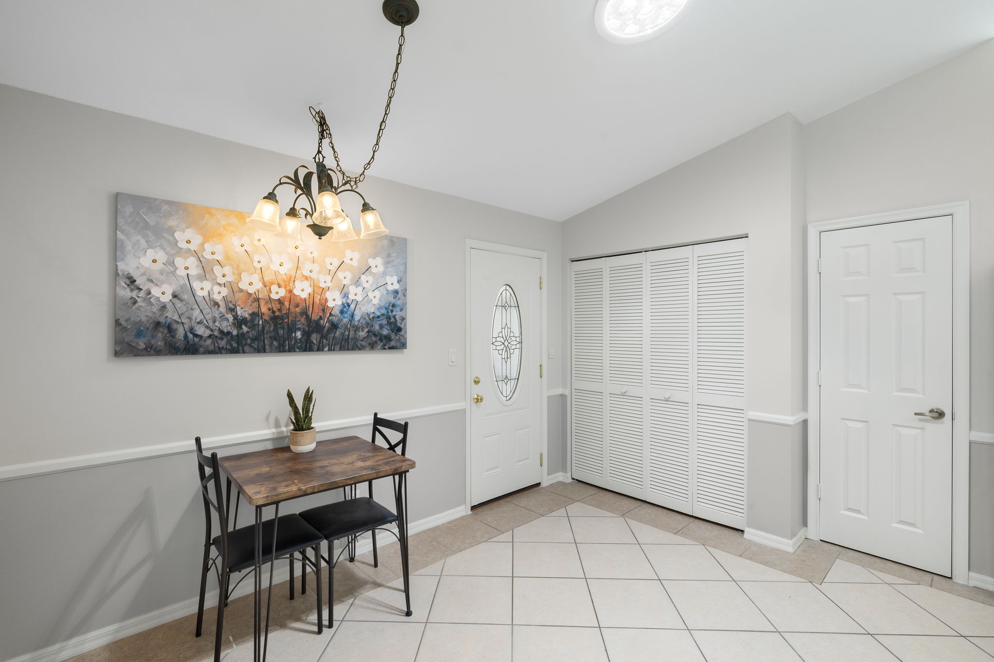 Breakfast Nook 1 of 2