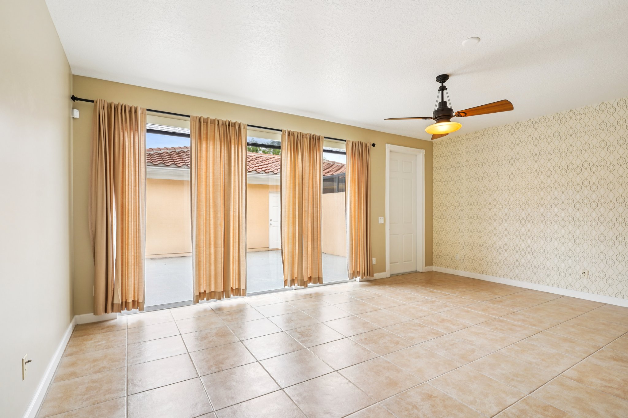 Leatherleaf Ln-0306-004.jpg