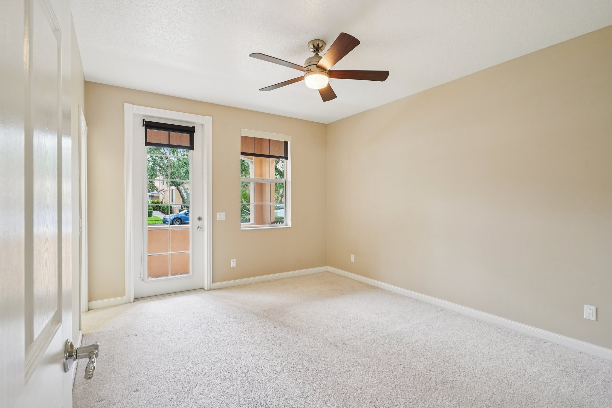 Leatherleaf Ln-0306-015.jpg