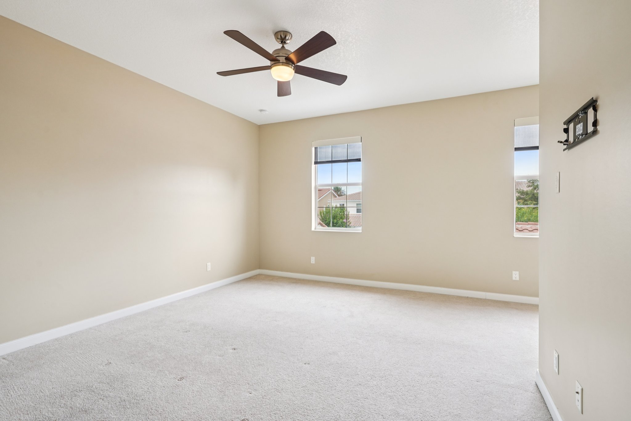 Leatherleaf Ln-0306-020.jpg