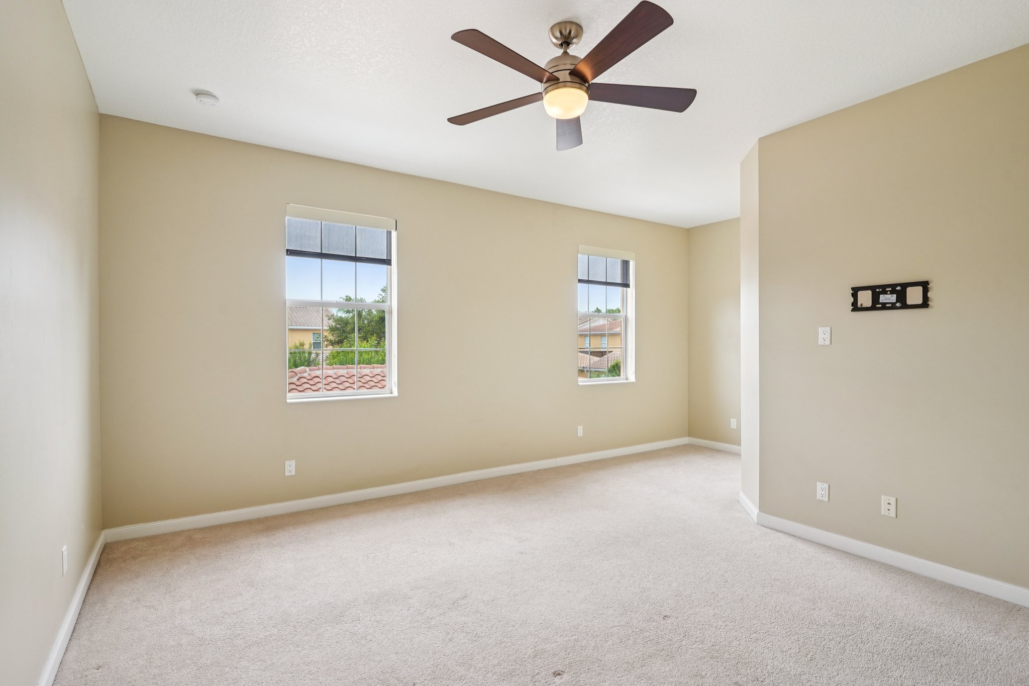 Leatherleaf Ln-0306-021.jpg