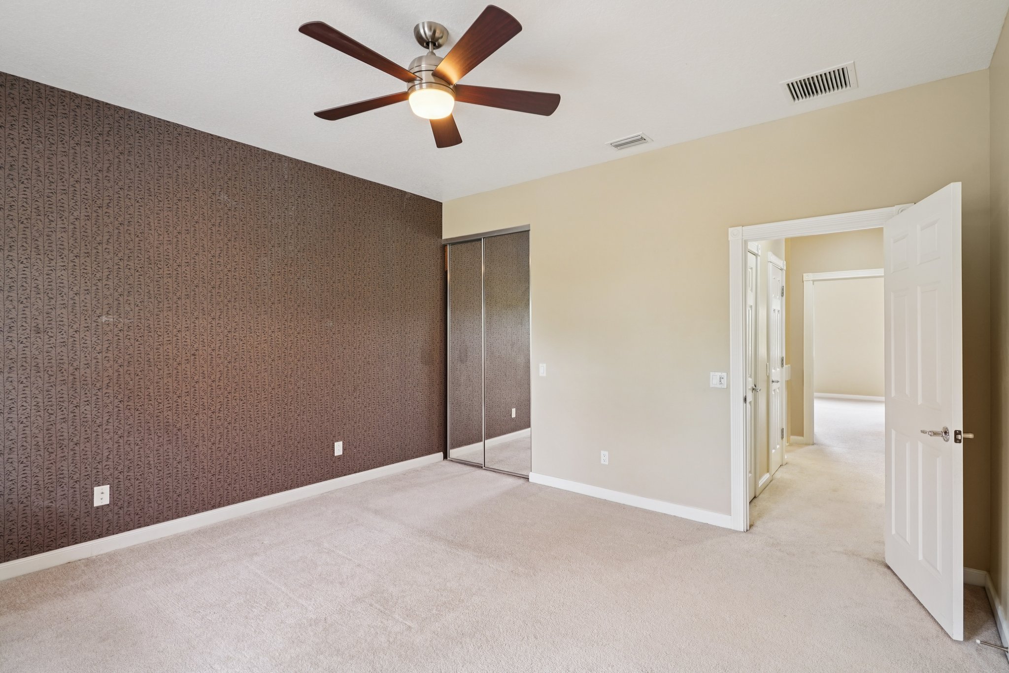Leatherleaf Ln-0306-026.jpg