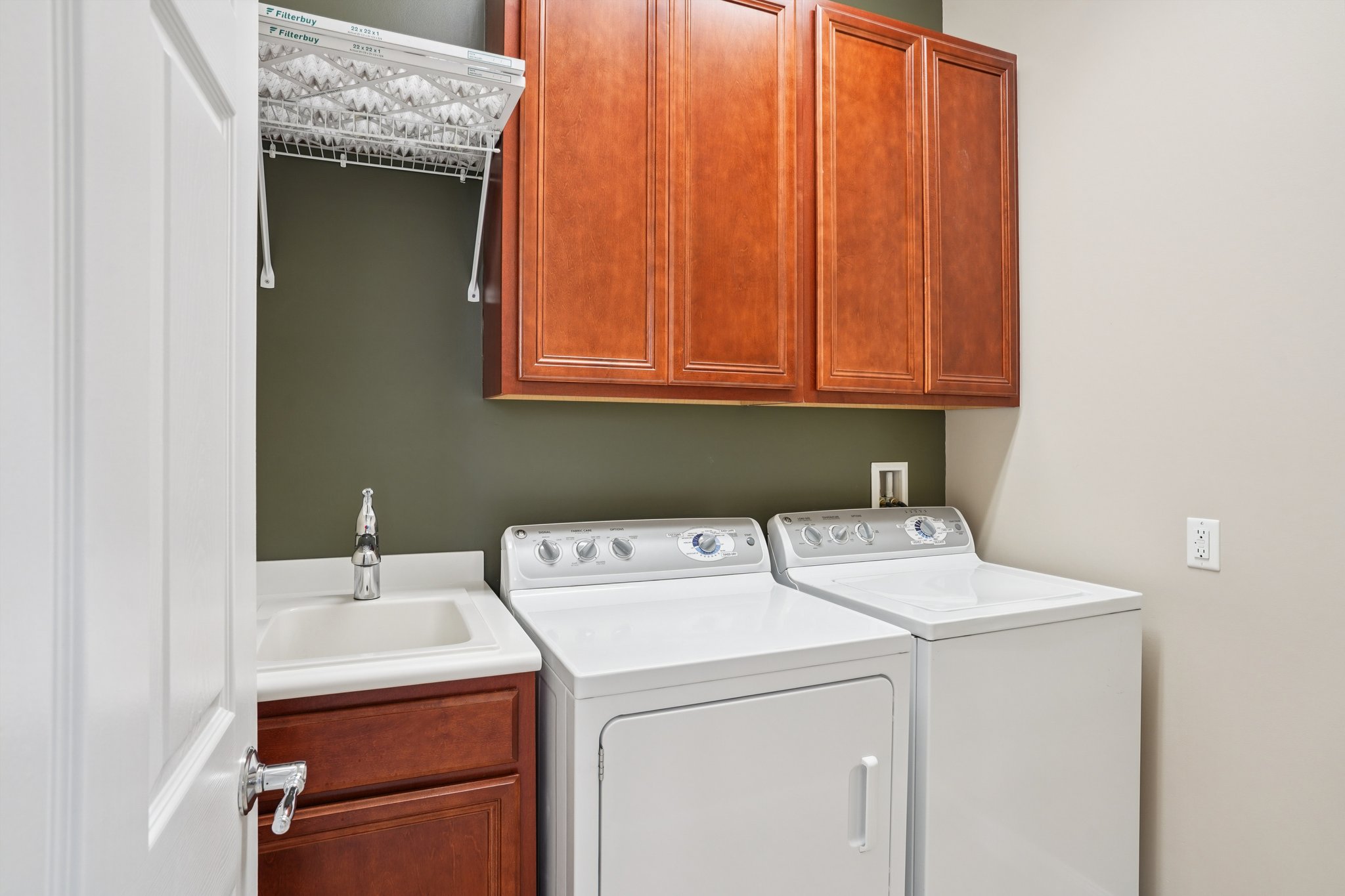 Leatherleaf Ln-0306-031.jpg