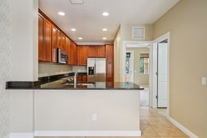Leatherleaf Ln-0306-010.jpg
