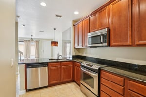 Leatherleaf Ln-0306-012.jpg