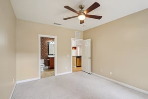 Leatherleaf Ln-0306-016.jpg