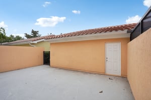 Leatherleaf Ln-0306-032.jpg