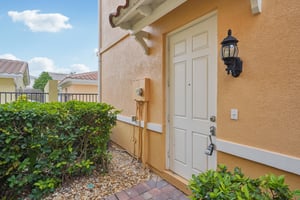 Leatherleaf Ln-0306-036.jpg