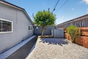  Photo 40