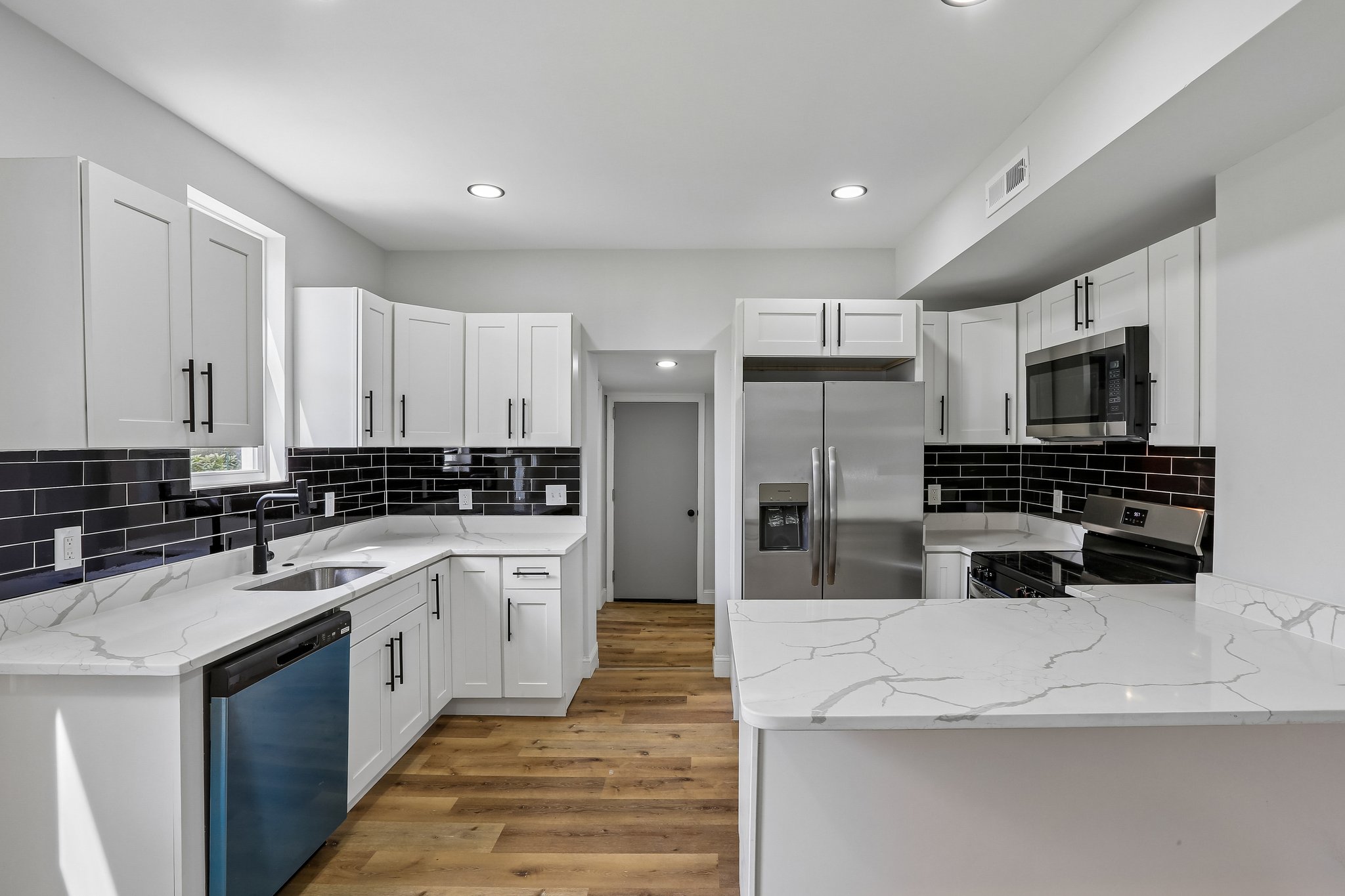 Commercial St-S2507-012.jpg