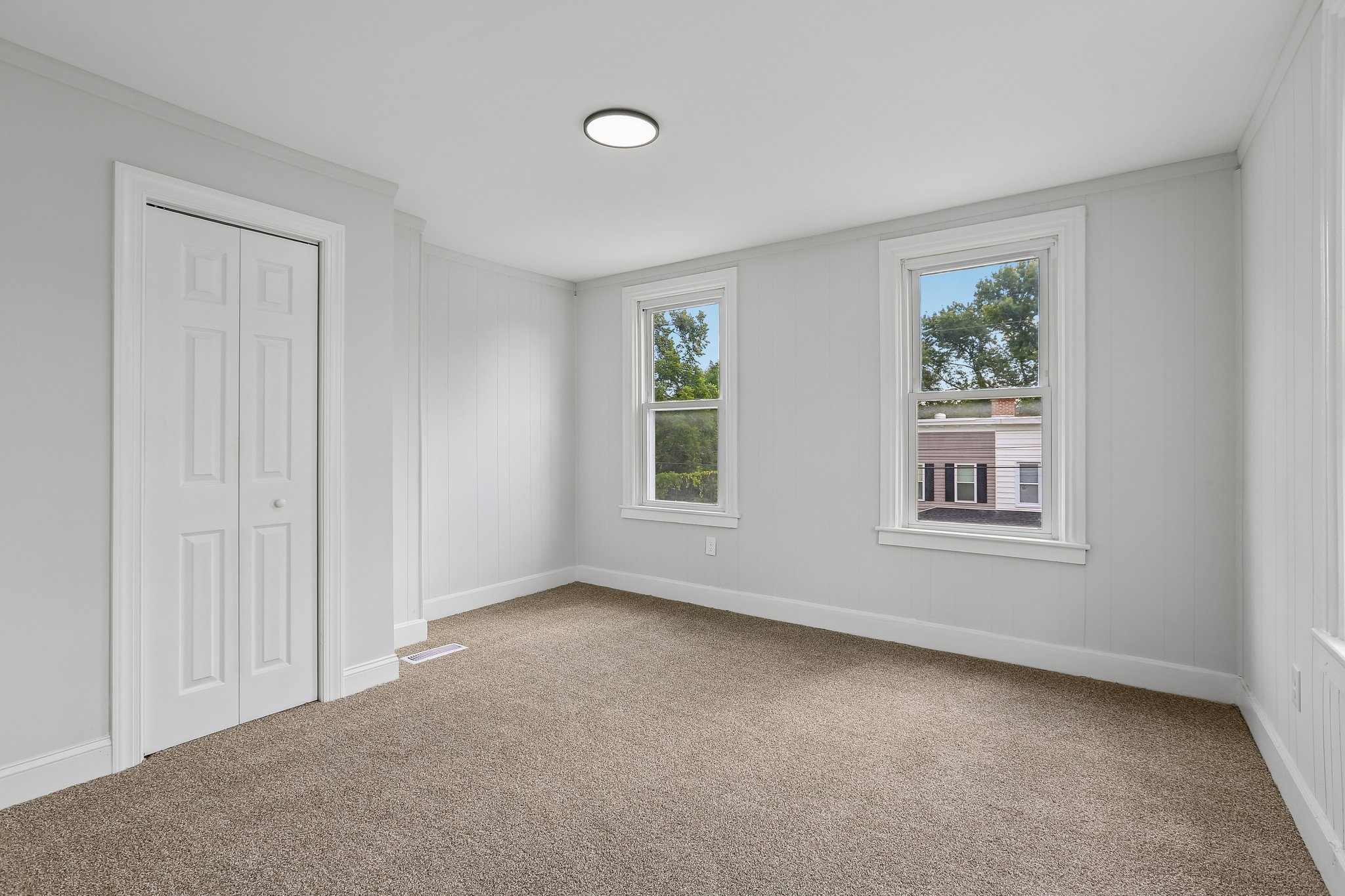 Commercial St-S2507-019.jpg
