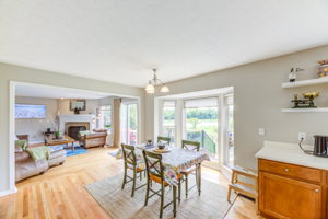11 breakfast area