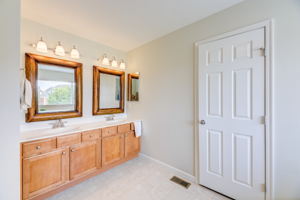 23 bathroom 1