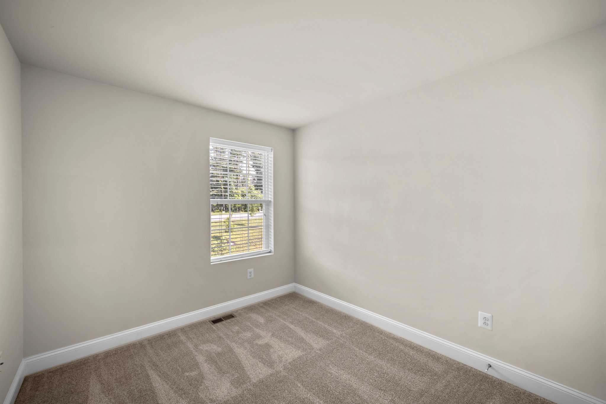 Upper Bedroom-5
