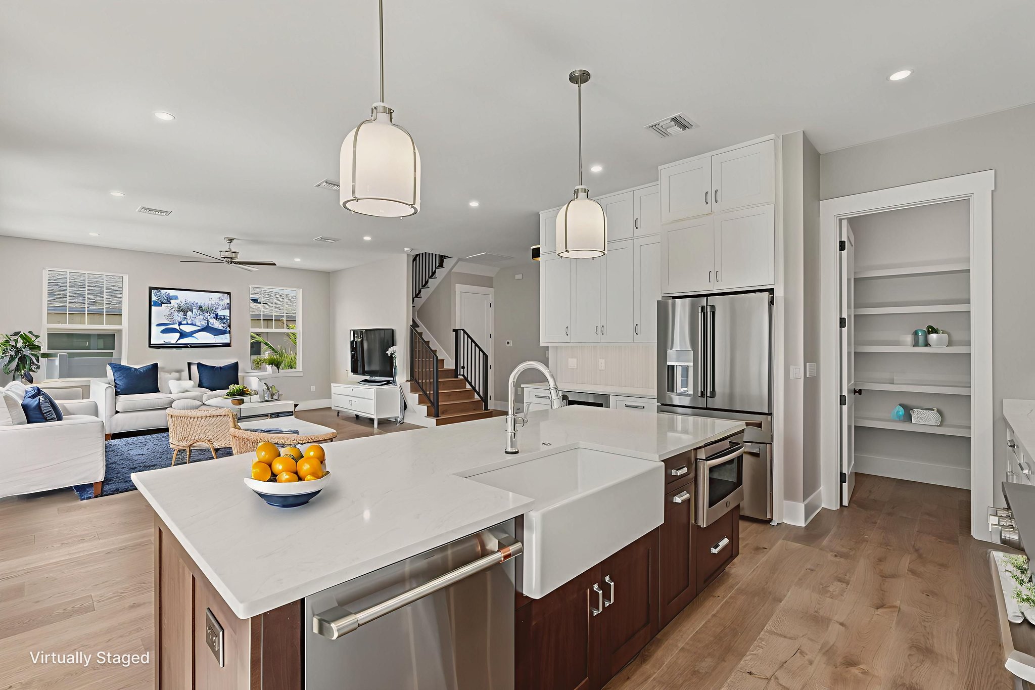DSC04359 virtually staged.jpeg