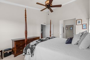 51. Main bedroom.jpg