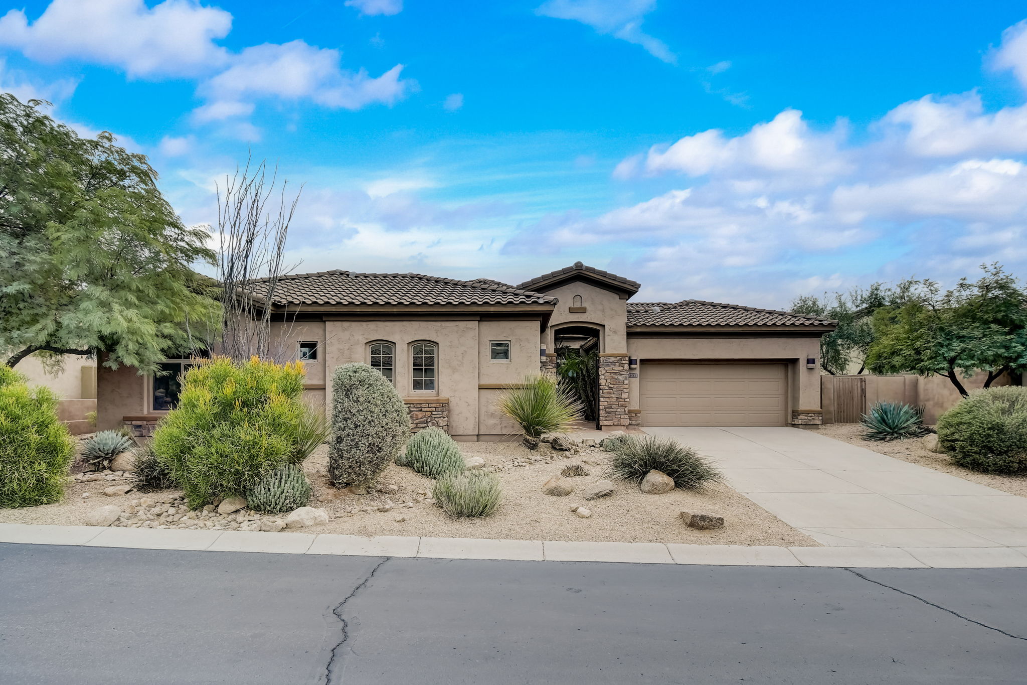 8443 E Twisted Leaf Dr, Gold Canyon, AZ 85118 | ShowingTime+ Listing ...