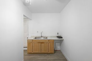  Photo 33