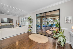 Kitchen Eat-in Area2