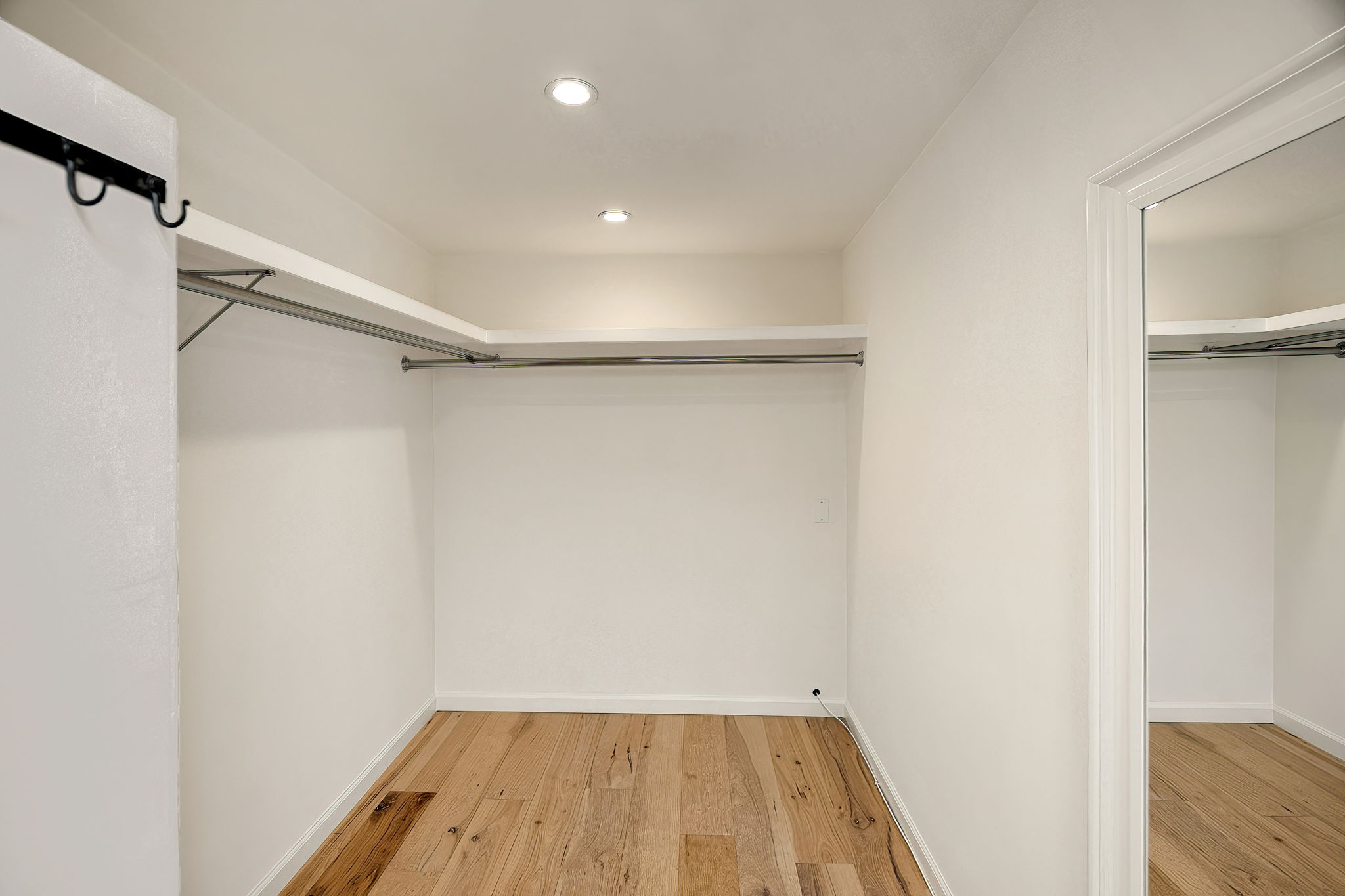 845 Amoroso Place-54