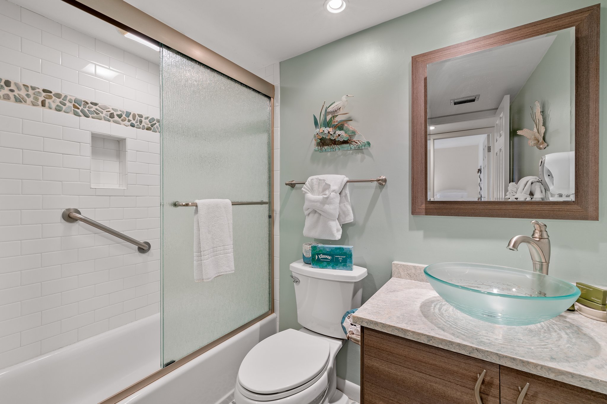 Guest Bathroom 1.jpg
