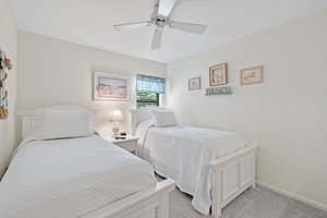 Guest Bedroom 1.jpg