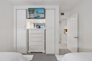 Guest Bedroom 2.jpg