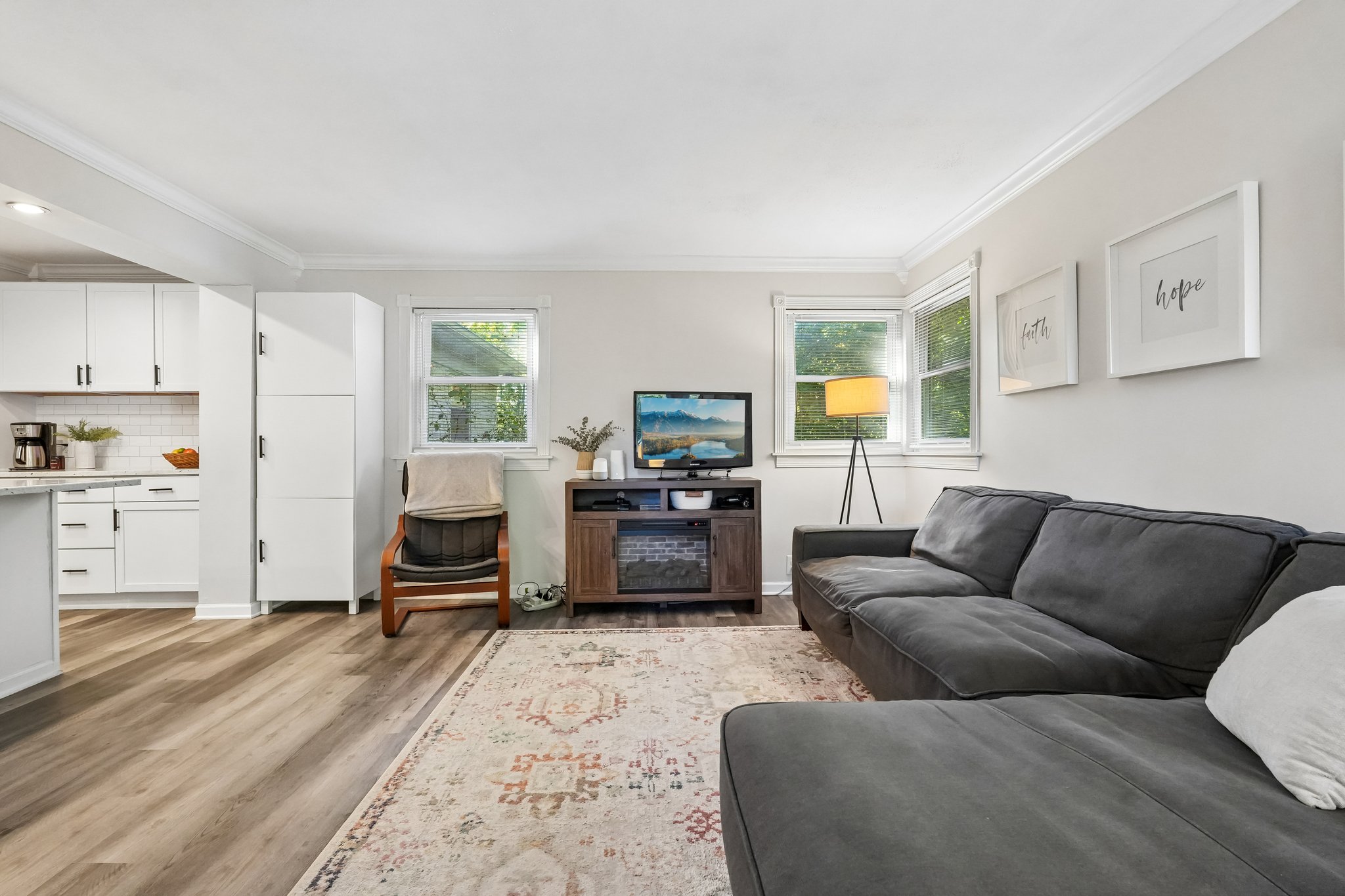 Evergreen Ave-S0810-014.jpg