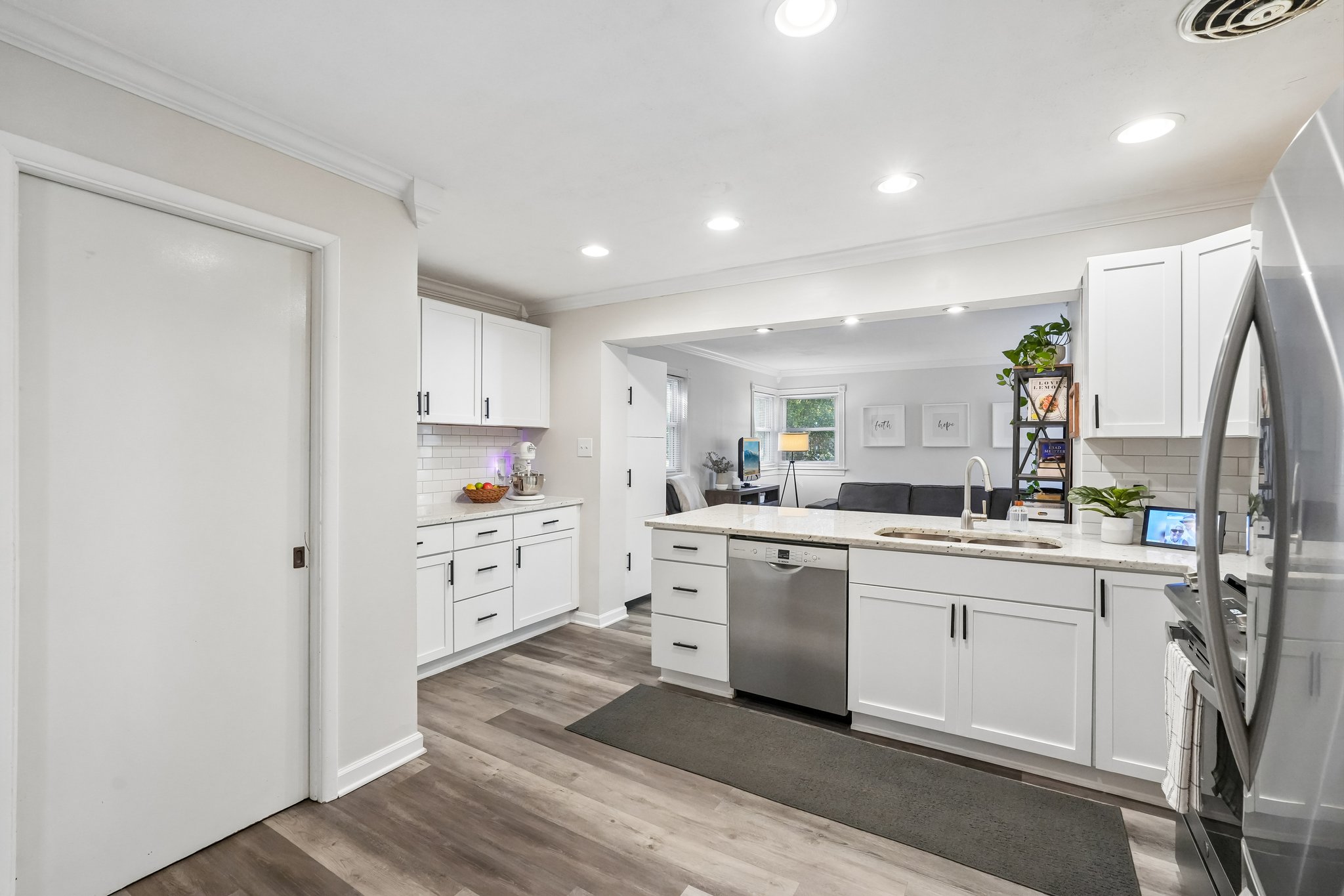 Evergreen Ave-S0810-020.jpg