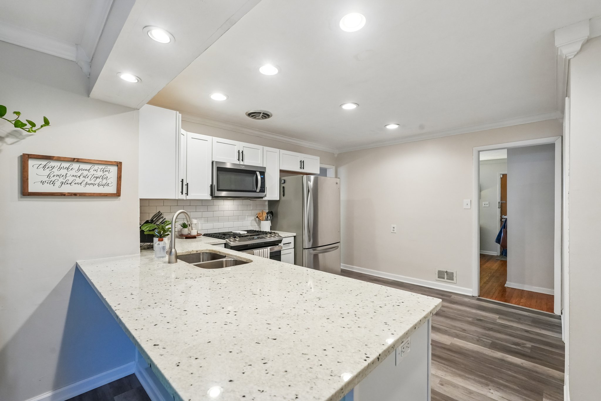 Evergreen Ave-S0810-021.jpg