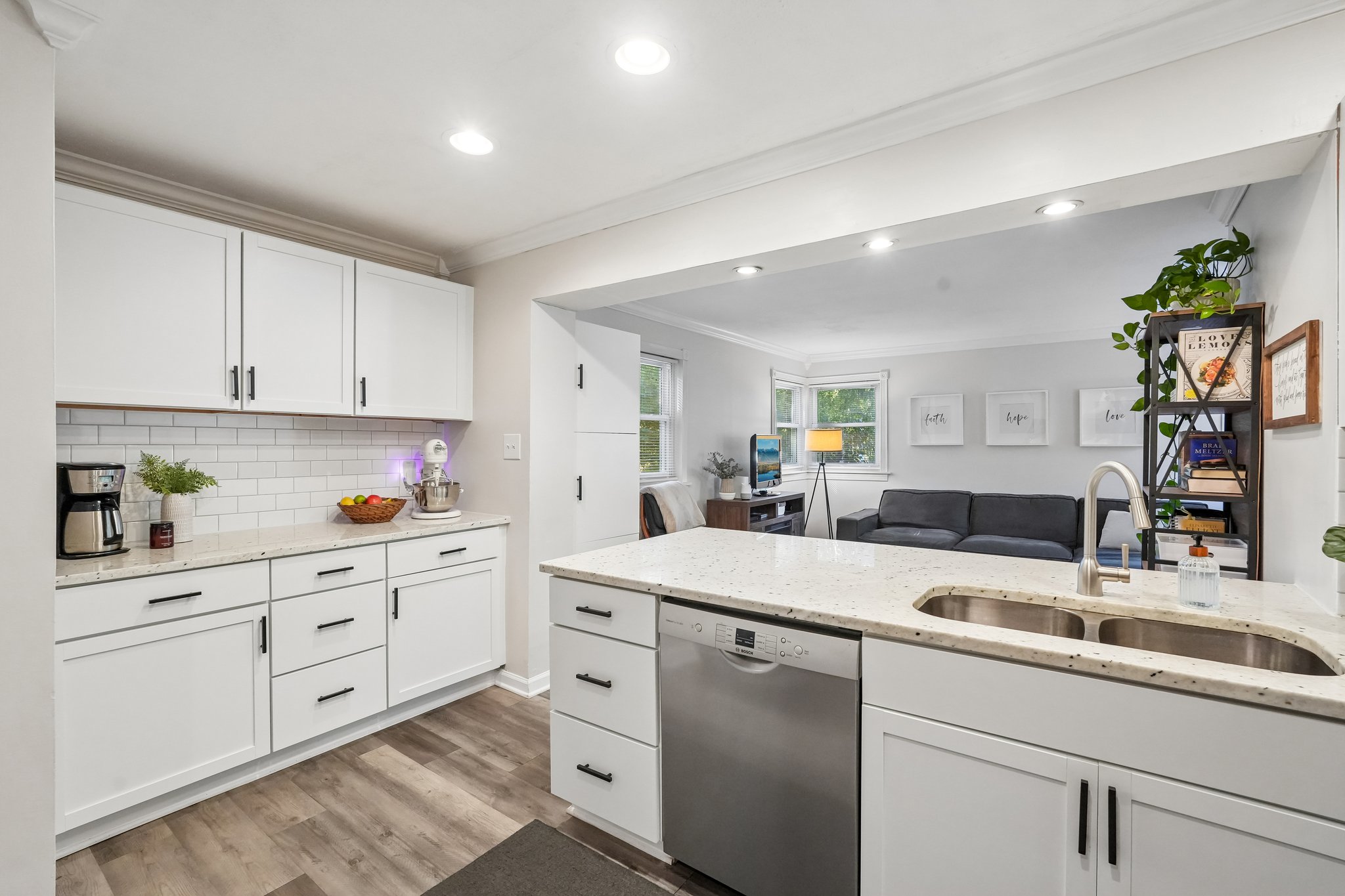 Evergreen Ave-S0810-022.jpg