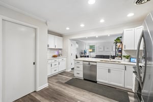 Evergreen Ave-S0810-020.jpg