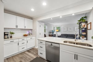 Evergreen Ave-S0810-022.jpg