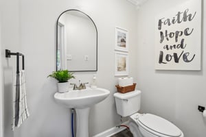 Evergreen Ave-S0810-035.jpg