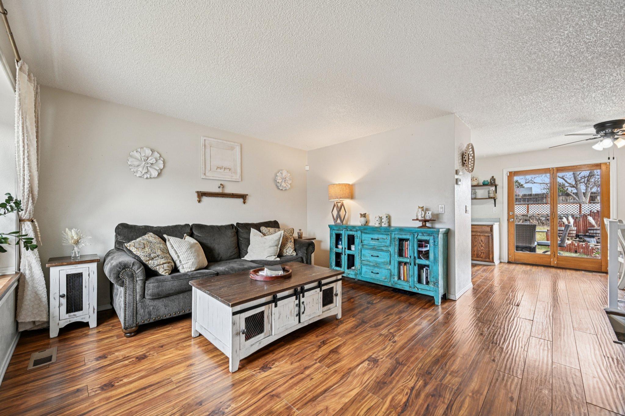 W Star Cir-S0801-006.jpg