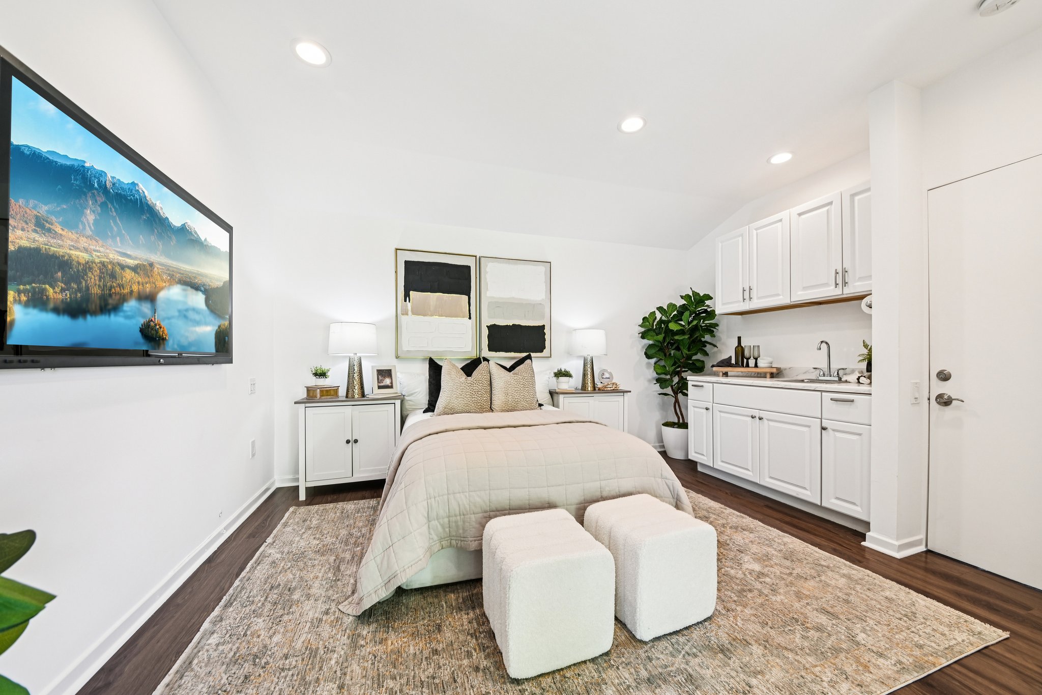 Naylor Ave-S0703-044.jpg