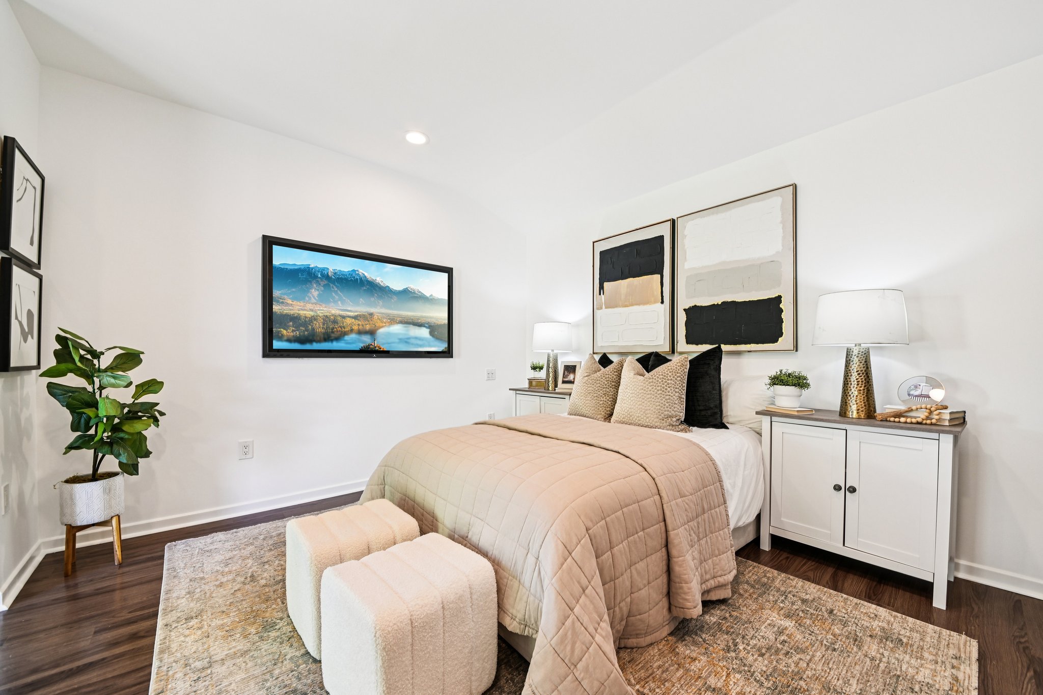 Naylor Ave-S0703-045.jpg