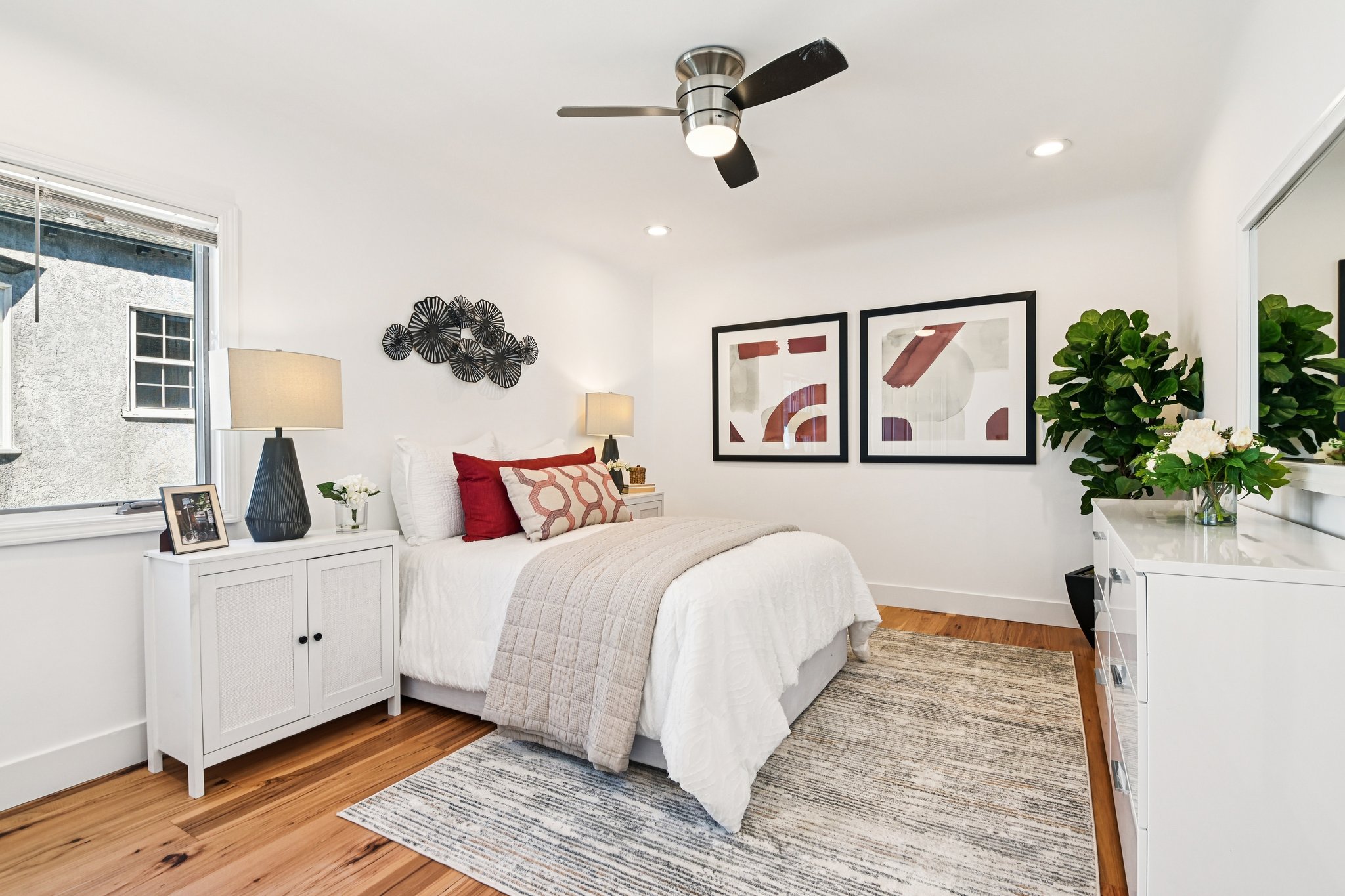 Naylor Ave-S0703-051.jpg