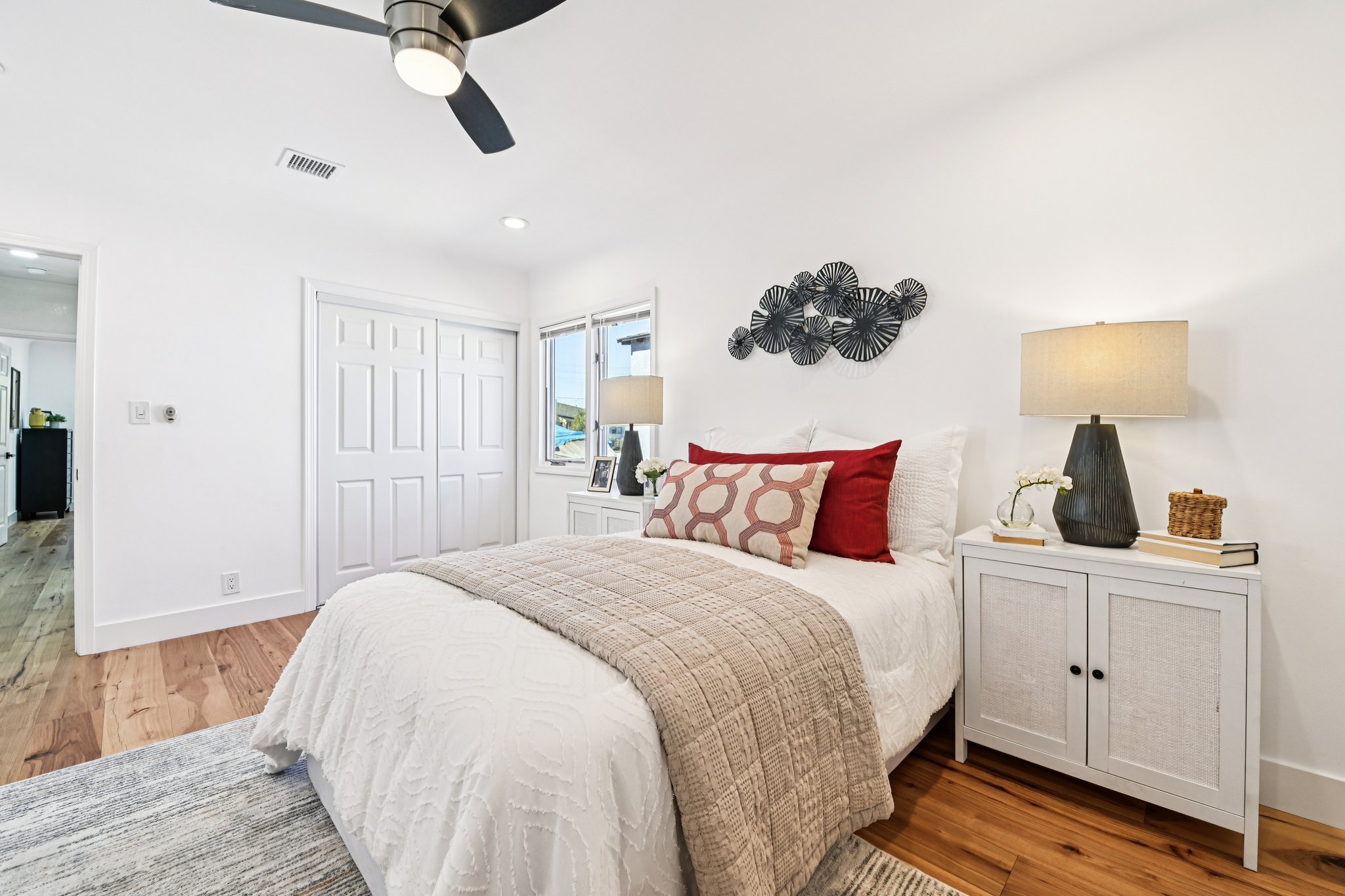 Naylor Ave-S0703-053.jpg