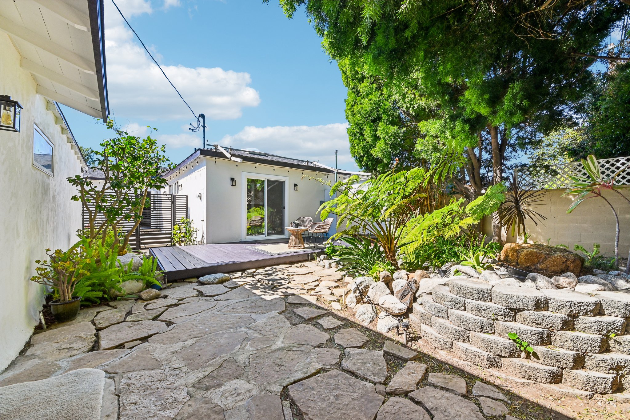 Naylor Ave-S0703-060.jpg