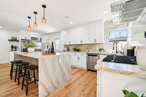 Naylor Ave-S0703-018.jpg