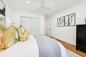 Naylor Ave-S0703-041.jpg