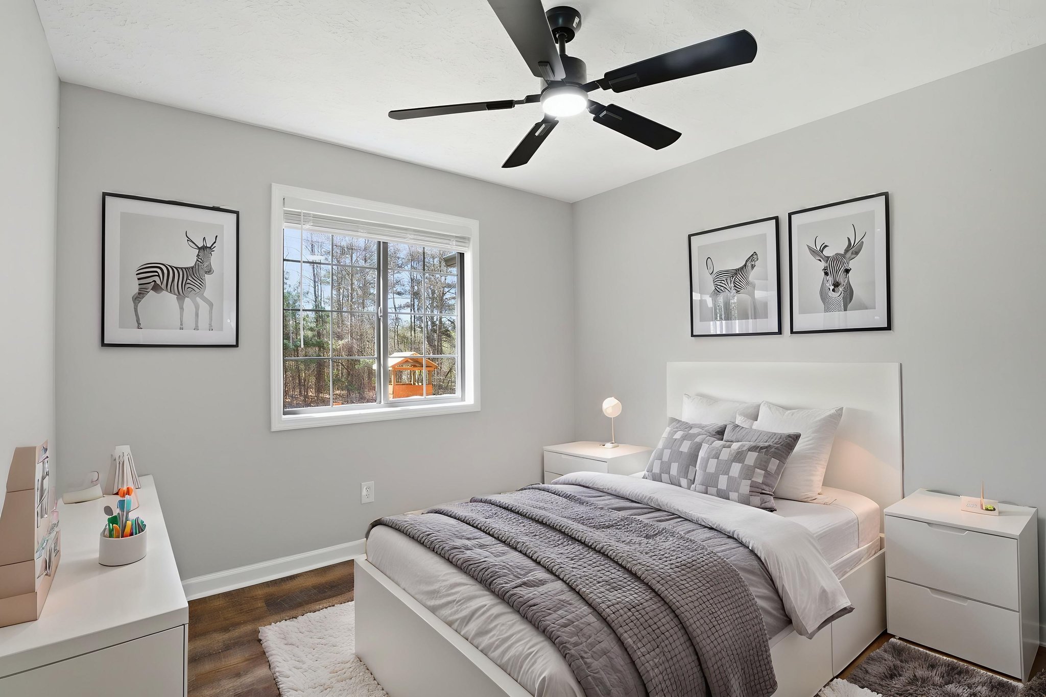 DSC05306 virtually staged.jpeg