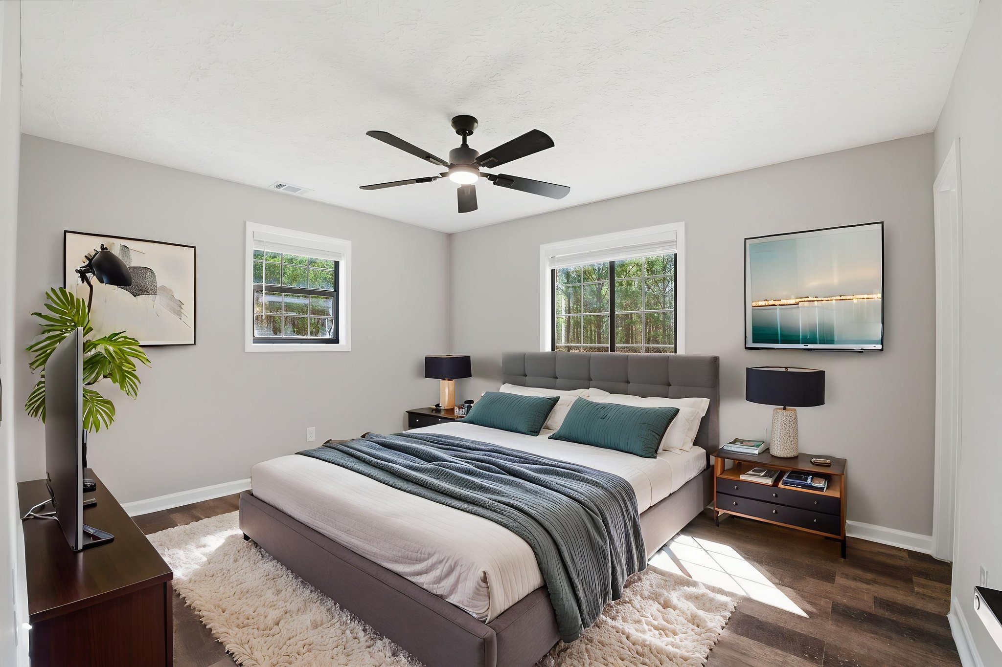 DSC05324 virtually staged.jpeg