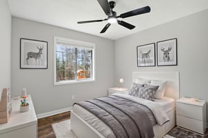 DSC05306 virtually staged.jpeg