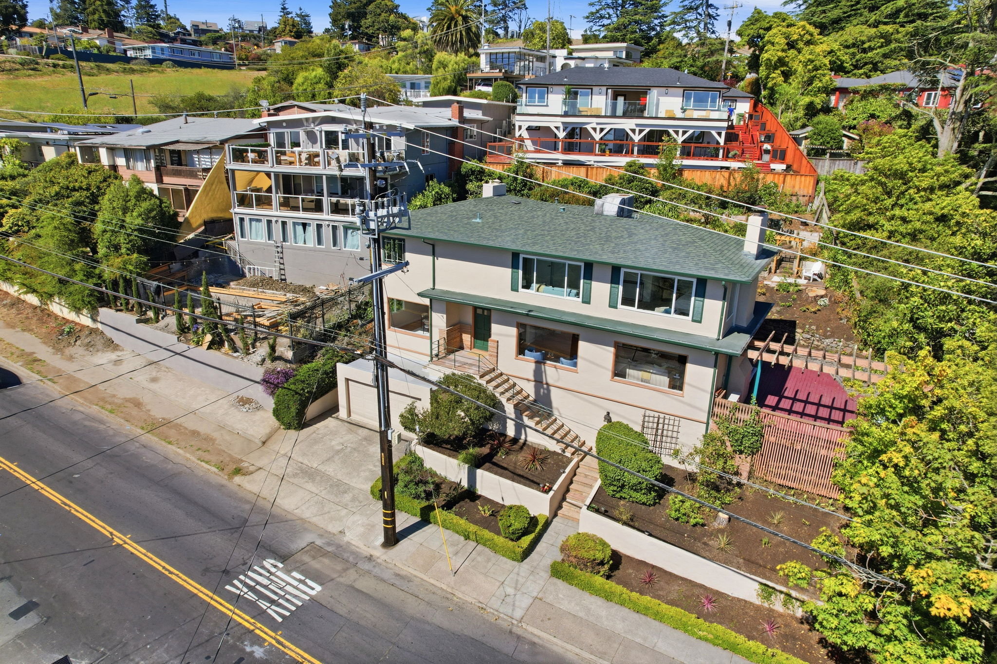 005_F8_AERIAL_846 Arlington Blvd