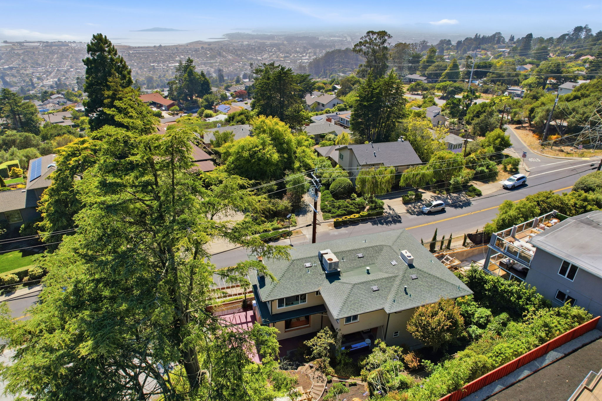010_F8_AERIAL_846 Arlington Blvd