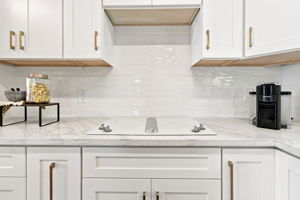 011_F8_846 Arlington Blvd