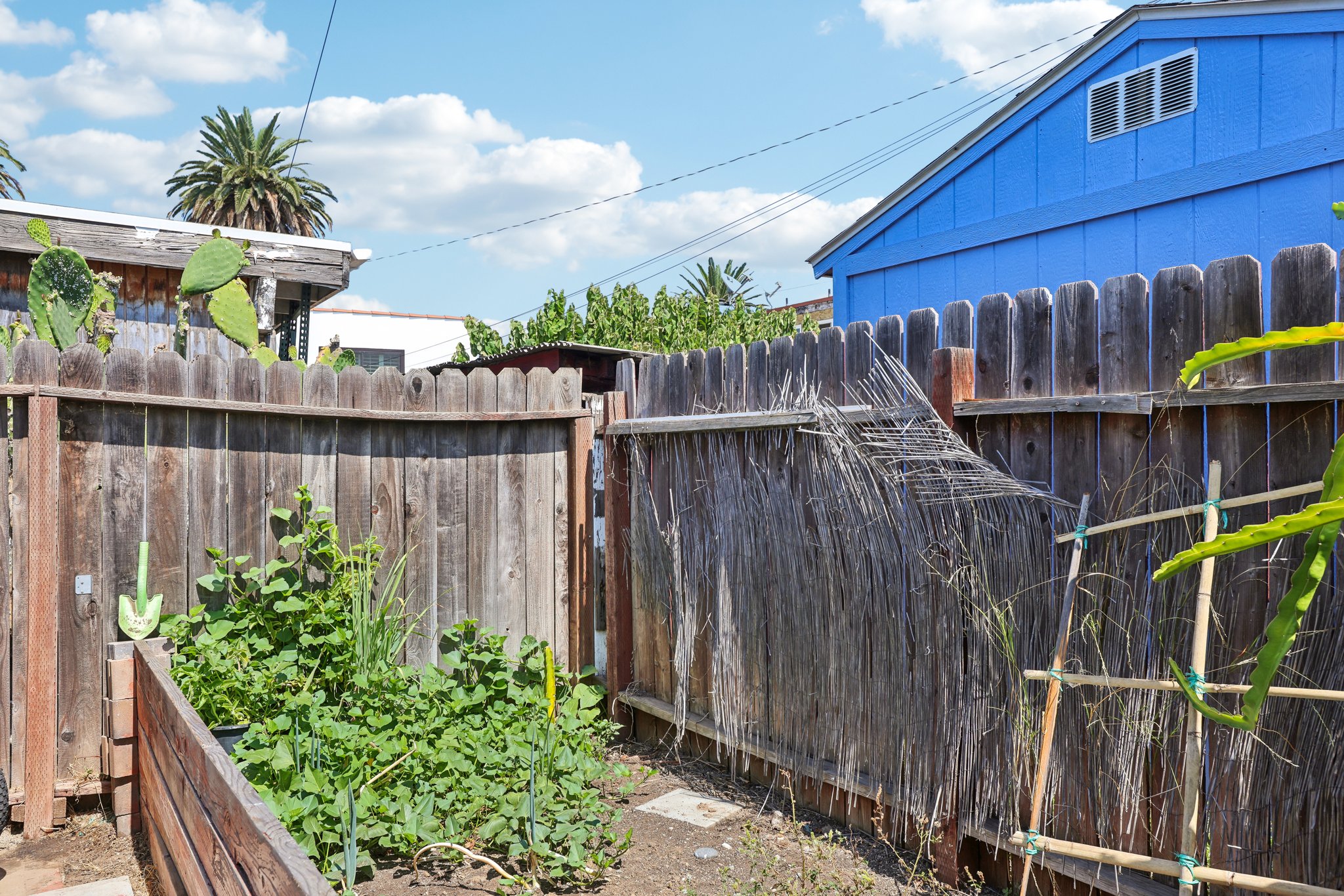 W Santa Cruz St-021.jpg